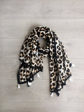 Load image into Gallery viewer, Leopard Print Scarf
