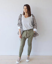 Load image into Gallery viewer, Style Laundry Jersey Joggers Khaki